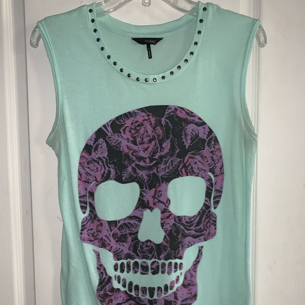 Nollie floral skull muscle shirt studded